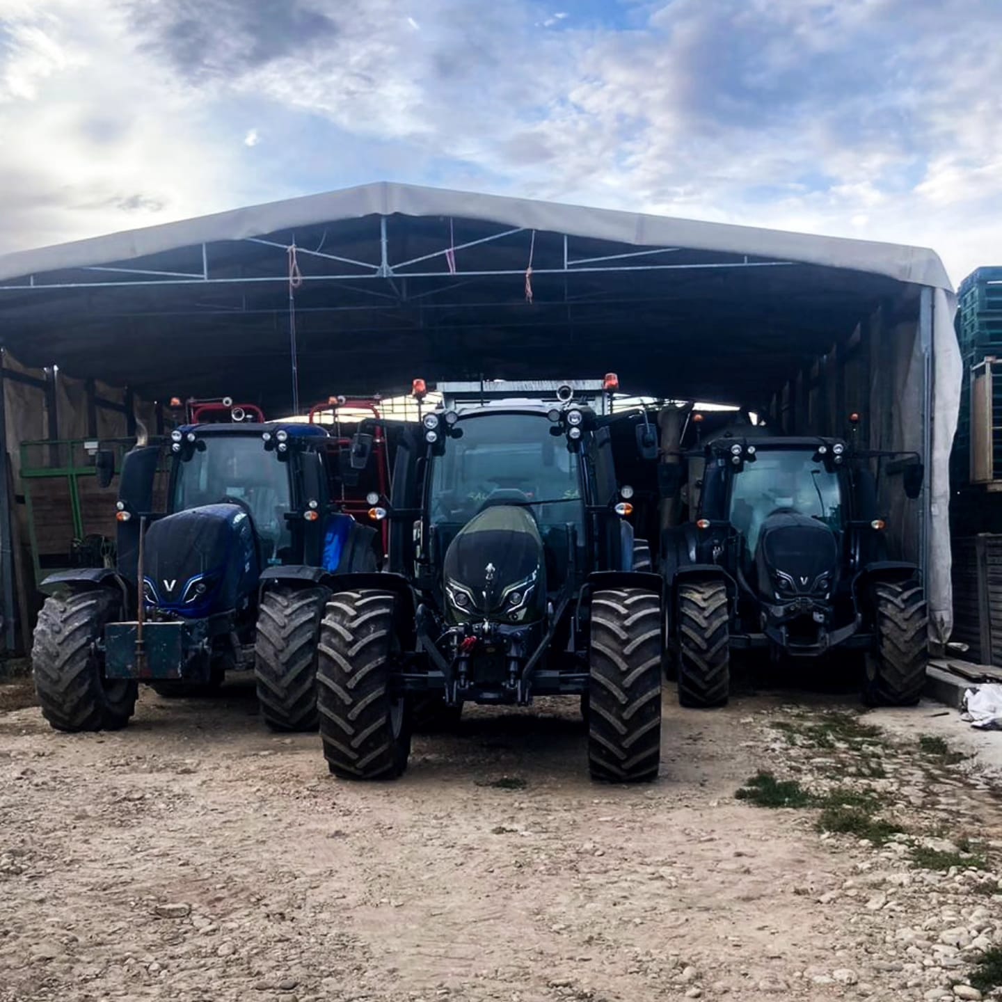 🚜🔥 *Tripletta Valtra* per i Fratelli Pettiti di Sant’Albano Stura!